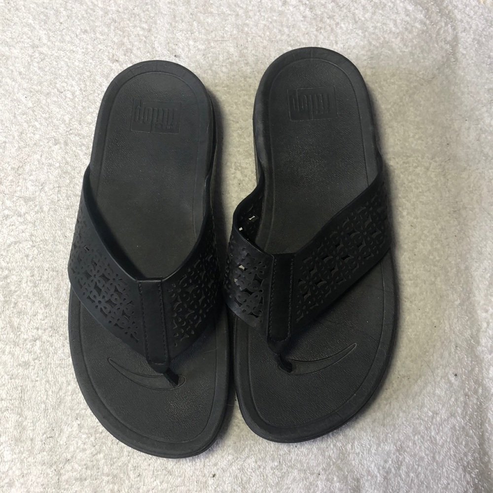 FitFlop flip flops. Size 6